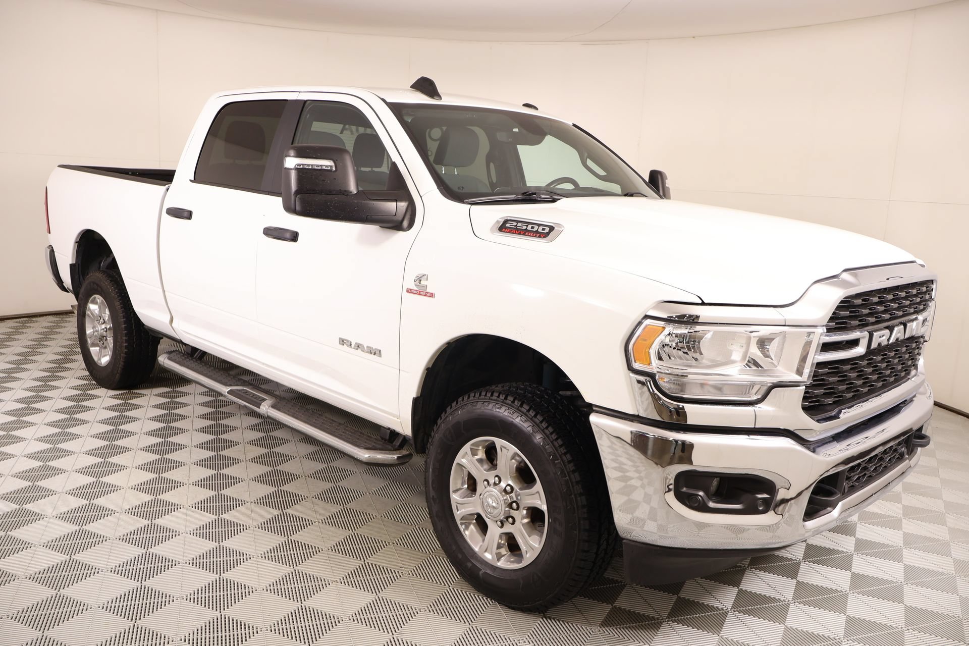 Used 2024 RAM 2500 Big Horn w/ Off Road Package AWD/4WD image 1