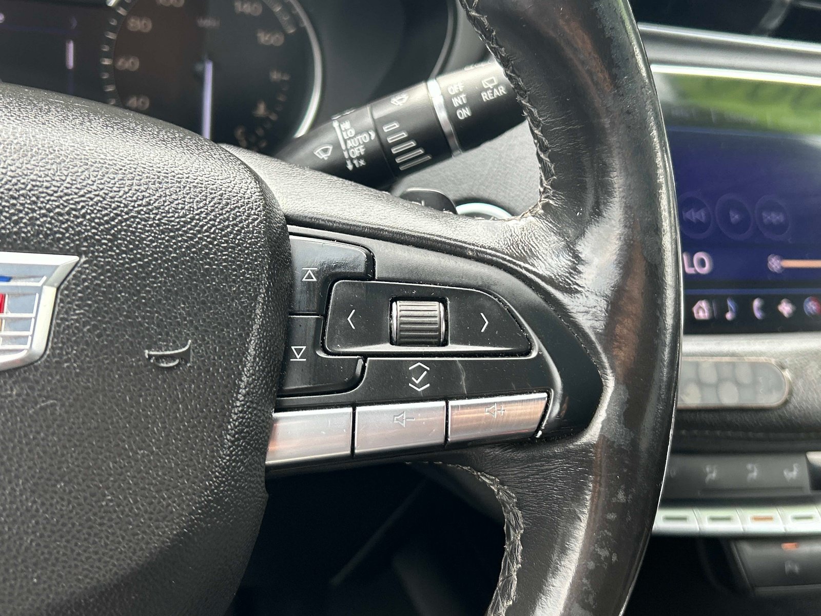 Used 2020 Cadillac XT4 Premium Luxury FWD image 23