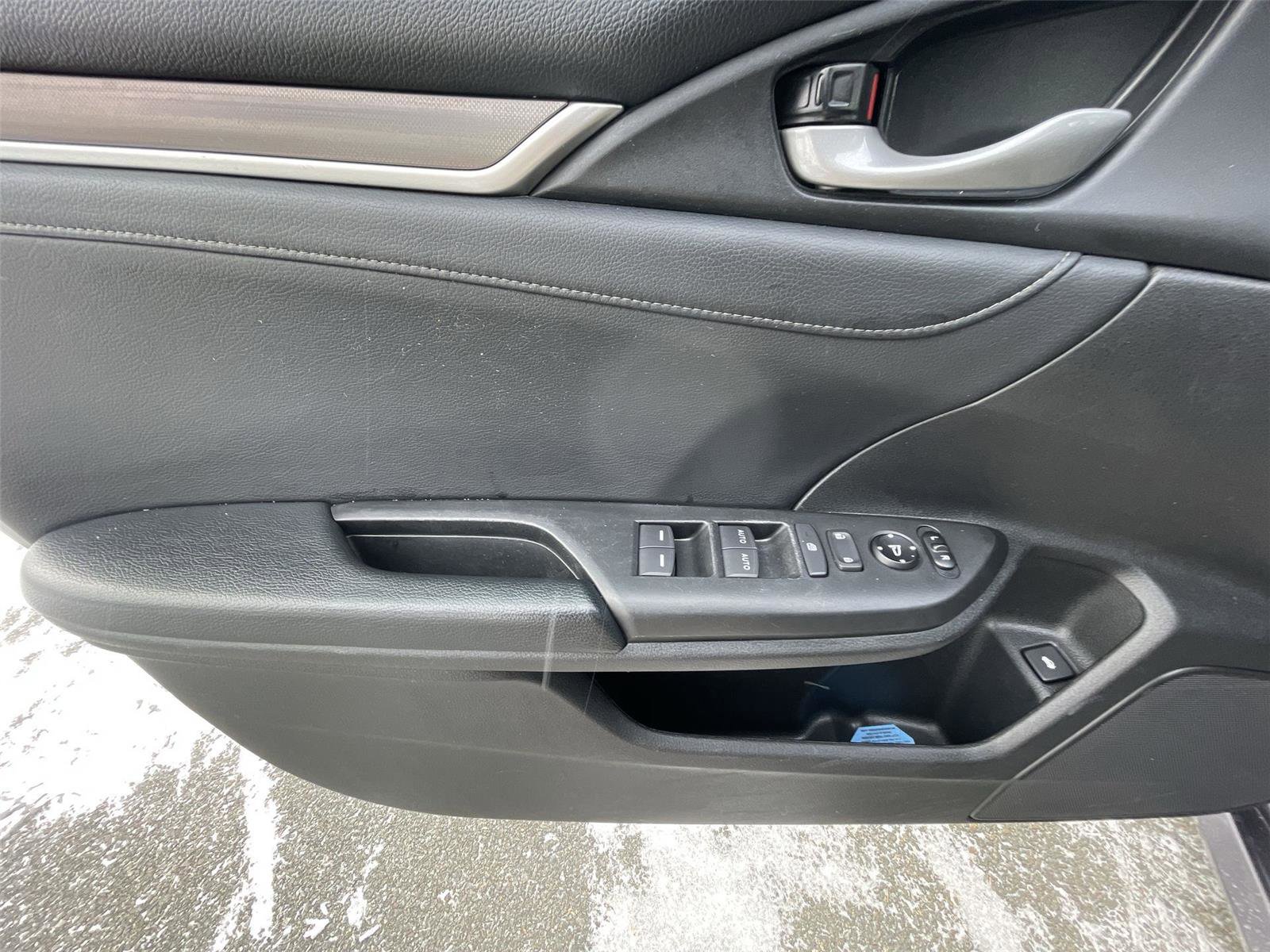 Used 2021 Honda Civic EX-L image 12