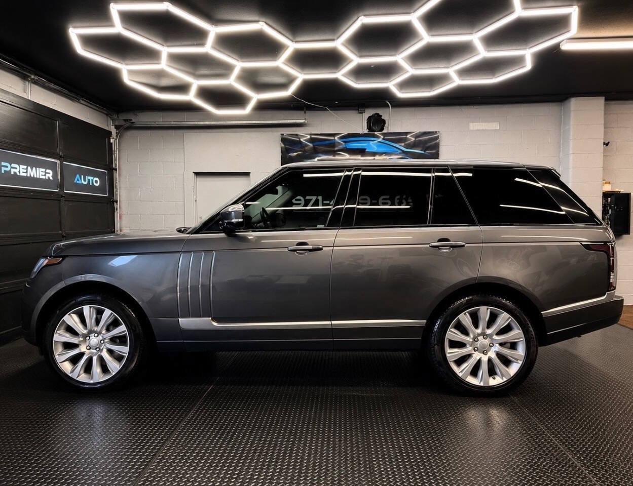 Used 2014 Land Rover Range Rover Supercharged AWD/4WD image 4
