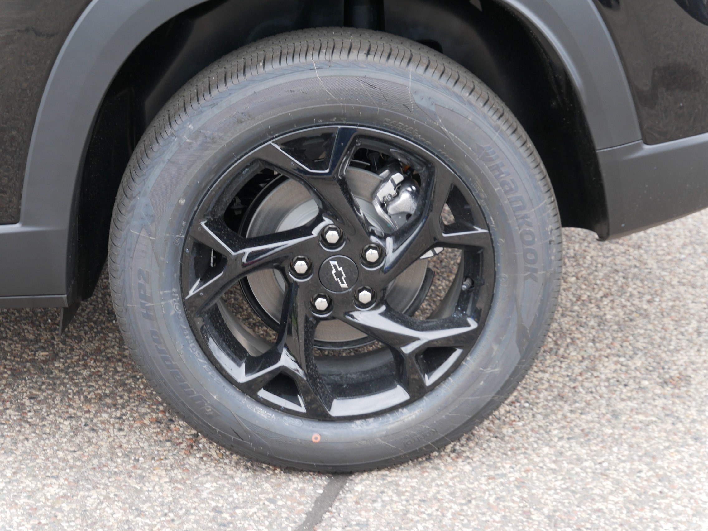 New 2026 Chevrolet Trax LT w/ Sunroof Package FWD image 3