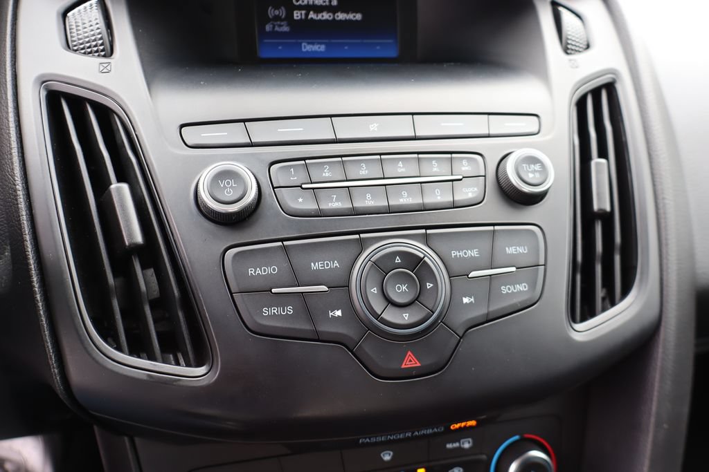 Used 2018 Ford Focus SE FWD image 18