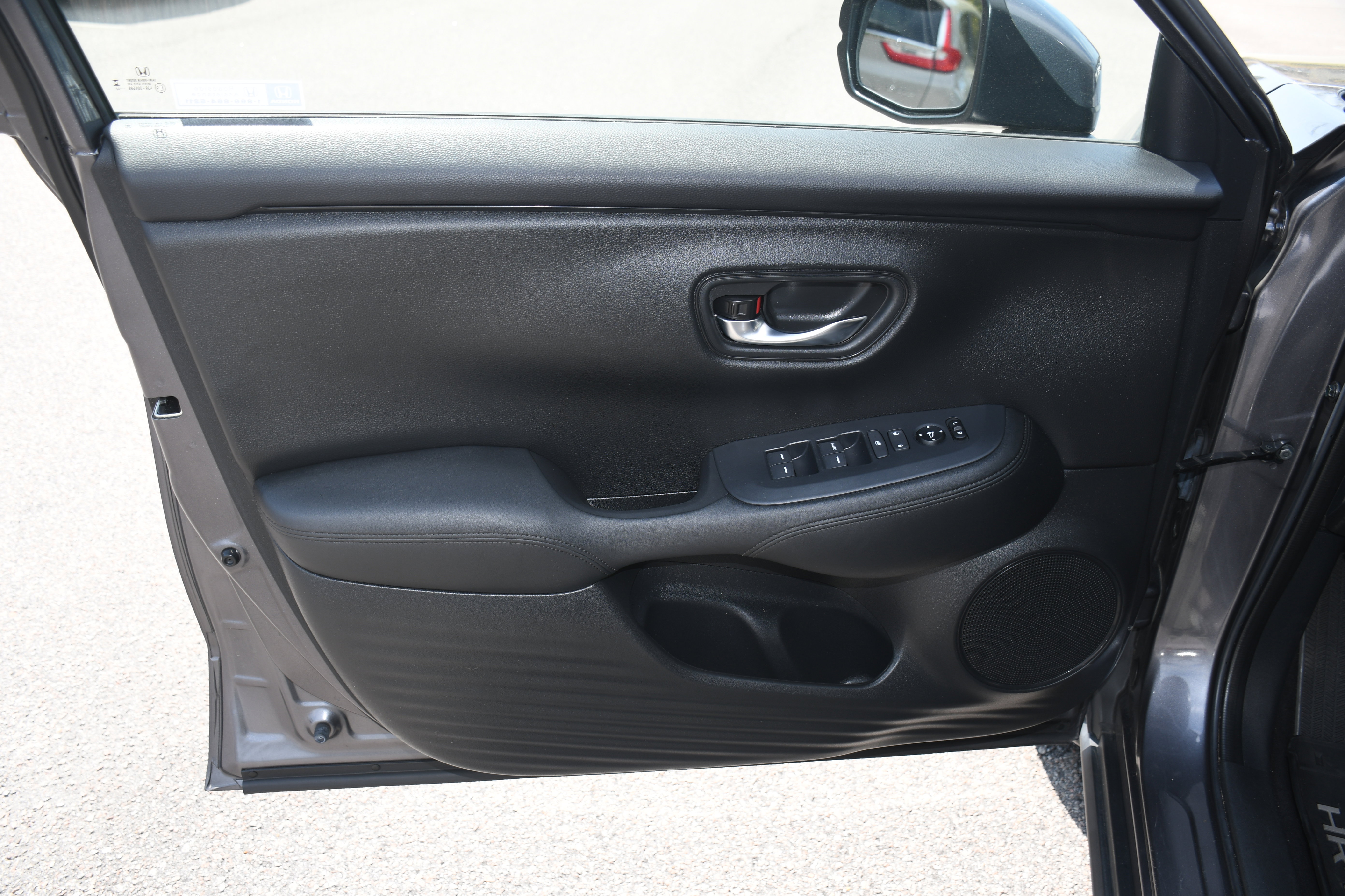 Used 2024 Honda HR-V LX image 9