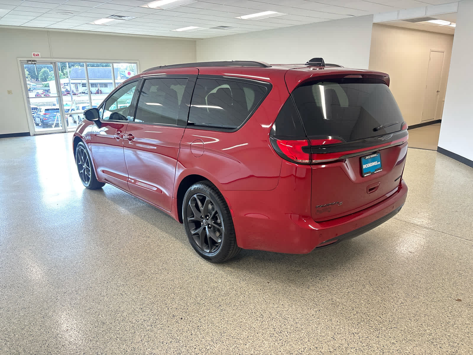 New 2026 Chrysler Pacifica Limited image 7