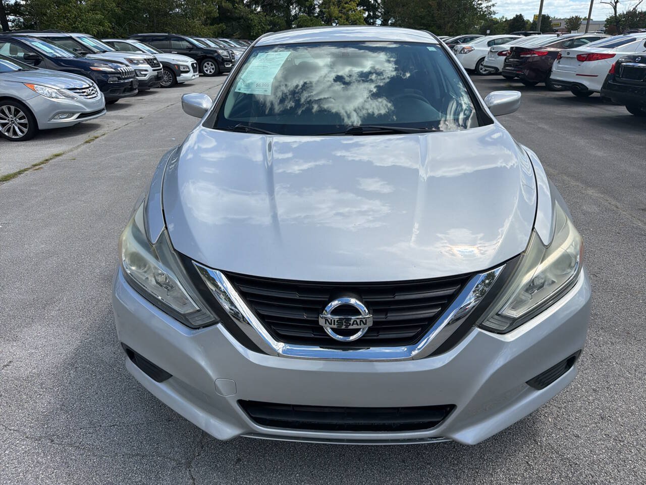 Used 2016 Nissan Altima 2.5 S w/ Power Driver Seat Package FWD image 2