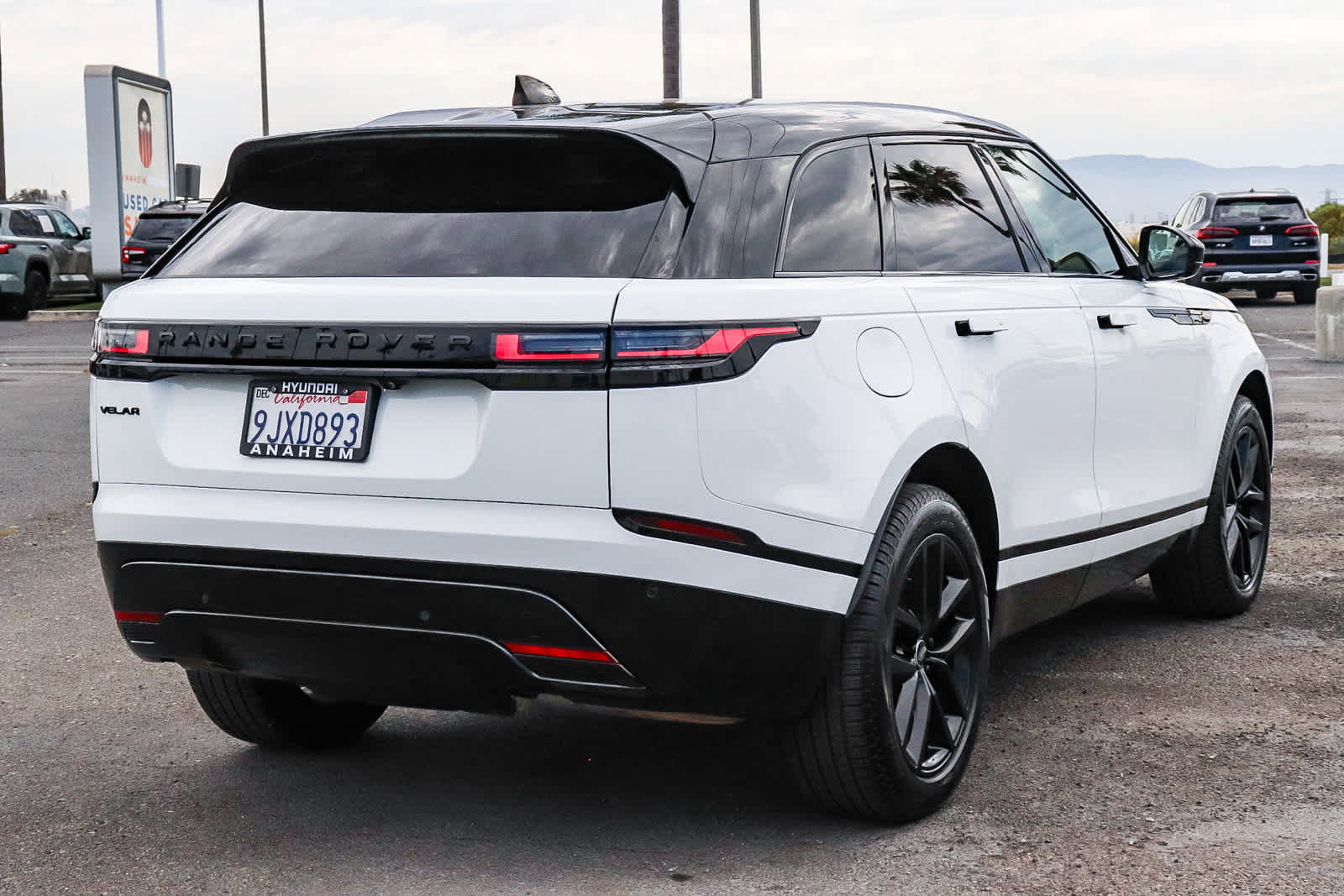 Used 2024 Land Rover Range Rover Velar Dynamic SE AWD/4WD image 7