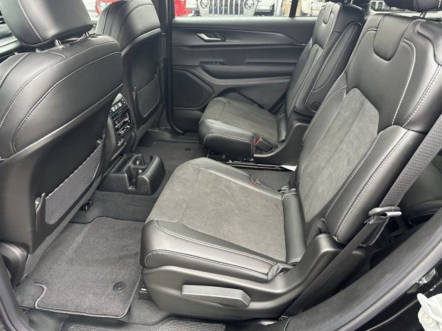 New 2025 Jeep Grand Cherokee L Altitude image 19