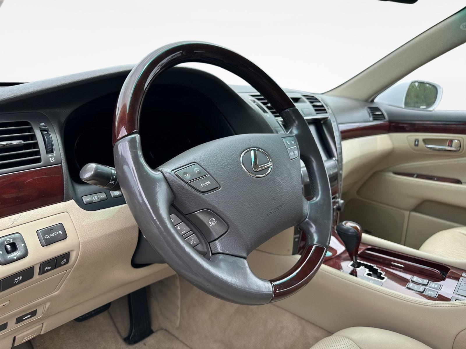 Used 2007 Lexus LS 460 L RWD image 11