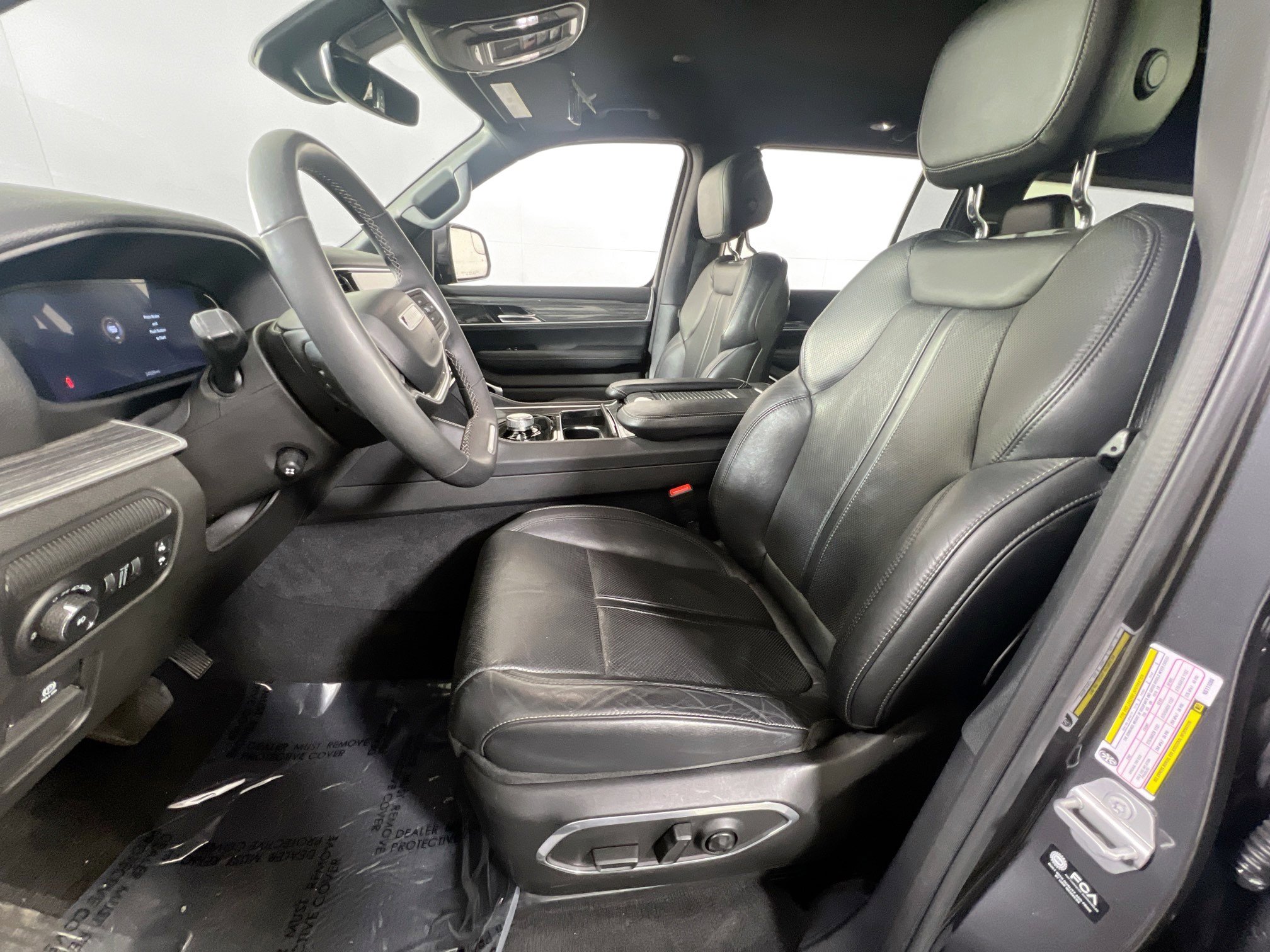 Used 2022 Jeep Wagoneer Series II AWD/4WD image 22
