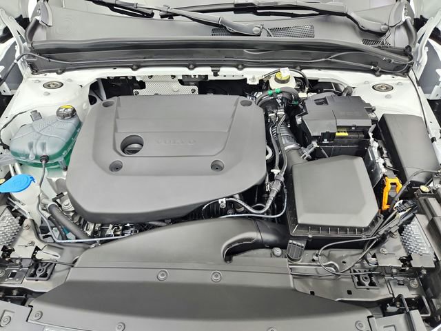 New 2026 Volvo XC40 B5 Ultra w/ Climate Package image 16