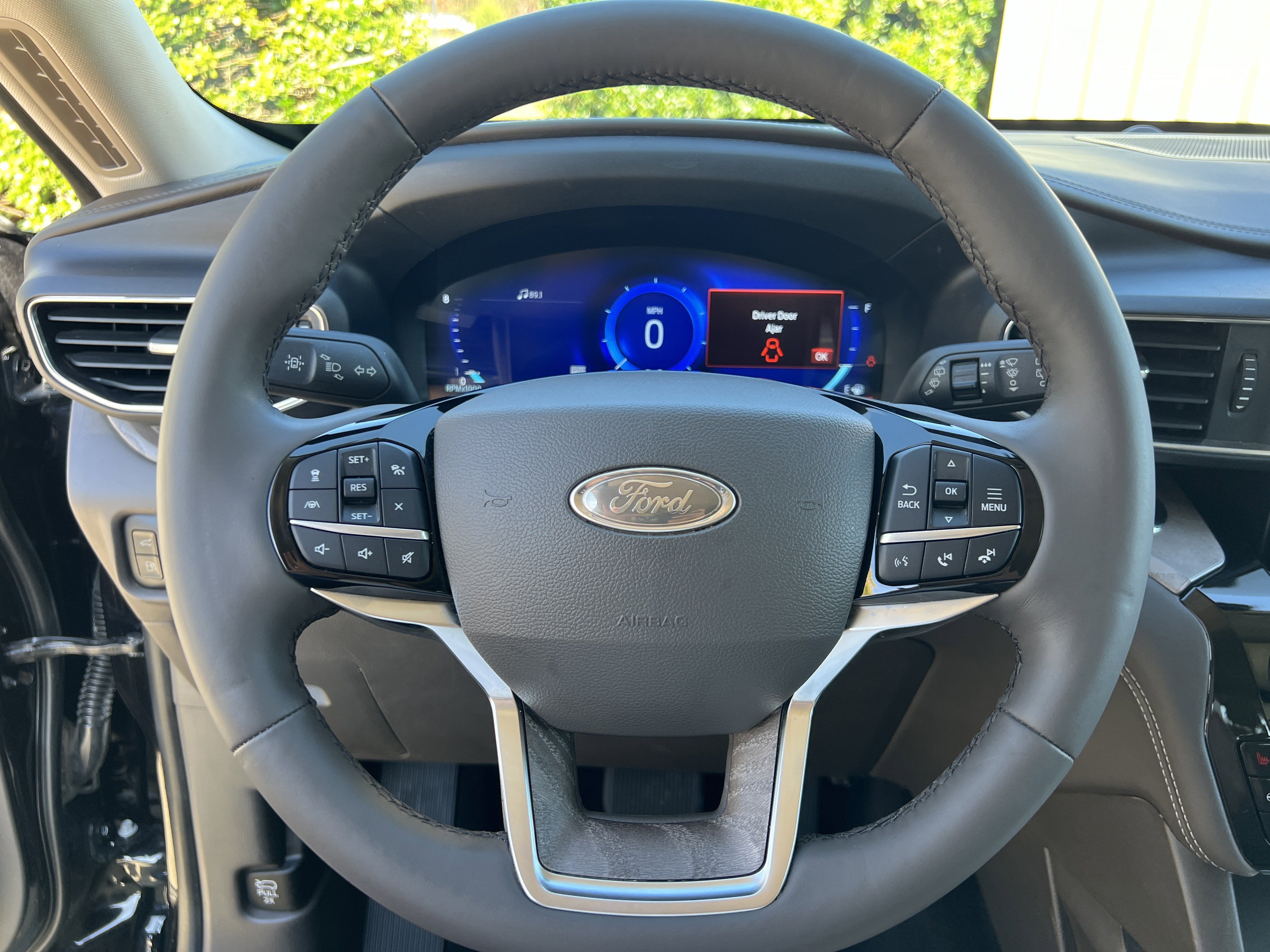 Used 2023 Ford Explorer Platinum w/ Technology Package image 18