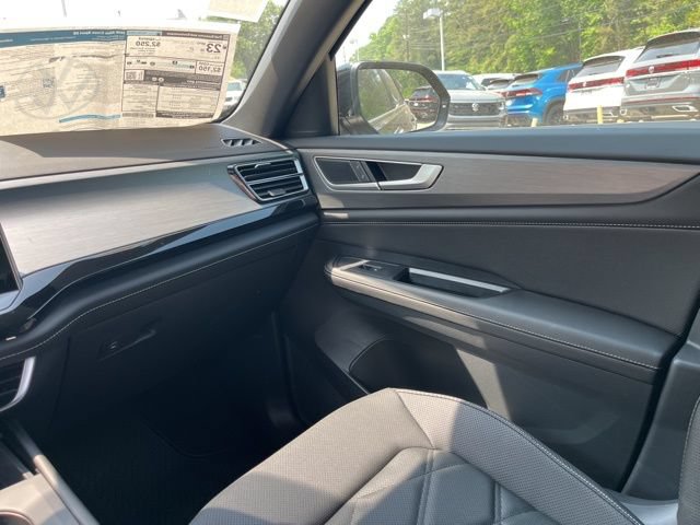 New 2026 Volkswagen Atlas Cross Sport SE FWD image 18