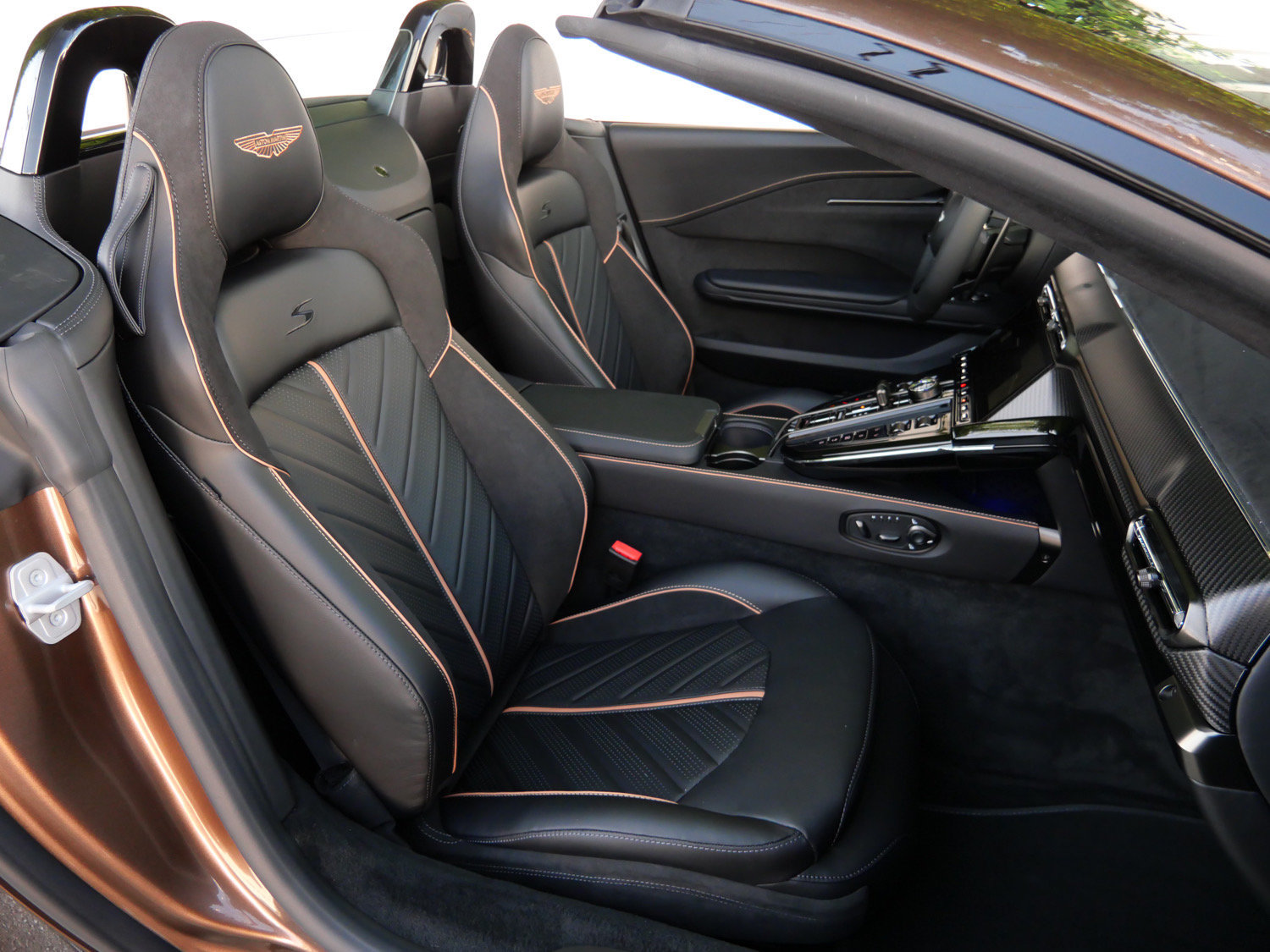 New 2026 Aston Martin V8 Vantage S RWD image 12
