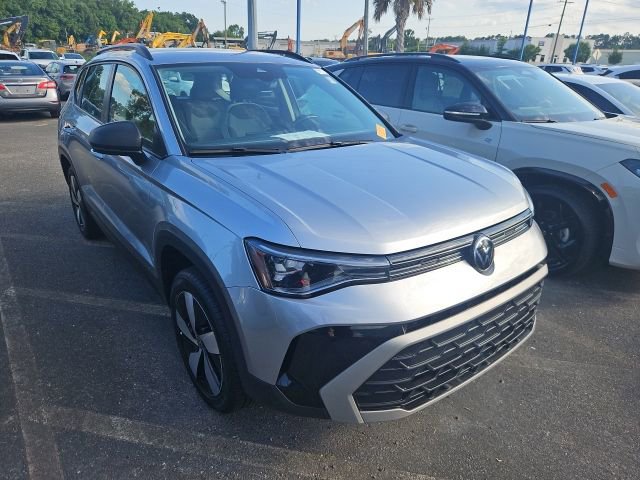 Used 2025 Volkswagen Taos S AWD/4WD image 3