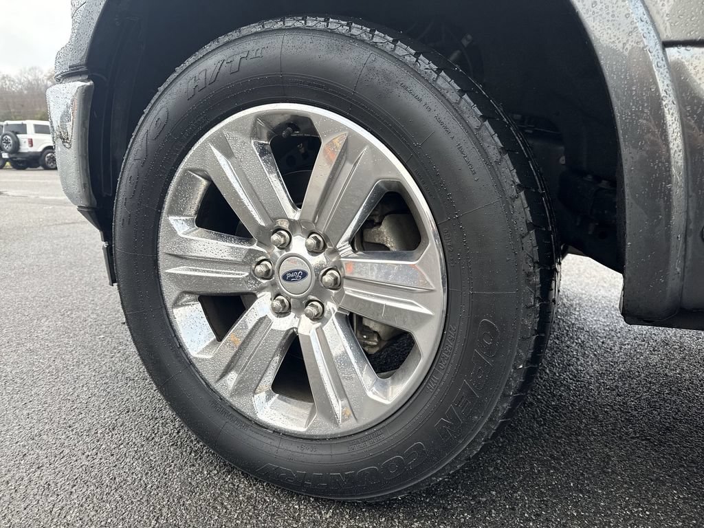 Used 2019 Ford F150 Lariat w/ Equipment Group 502A Luxury AWD/4WD image 8