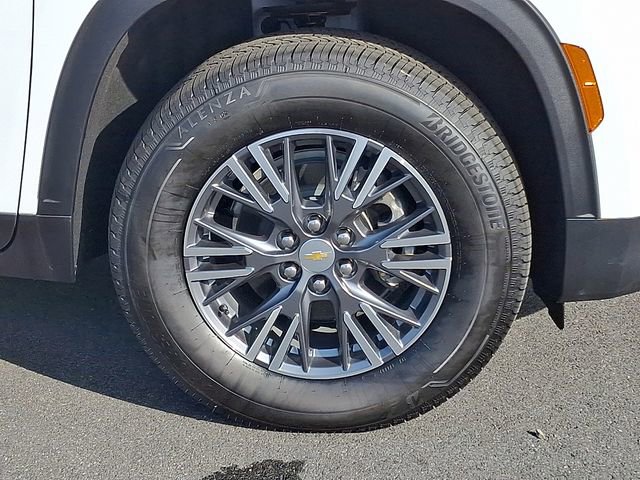 New 2026 Chevrolet Traverse LT w/ Driver Confidence Package AWD/4WD image 5