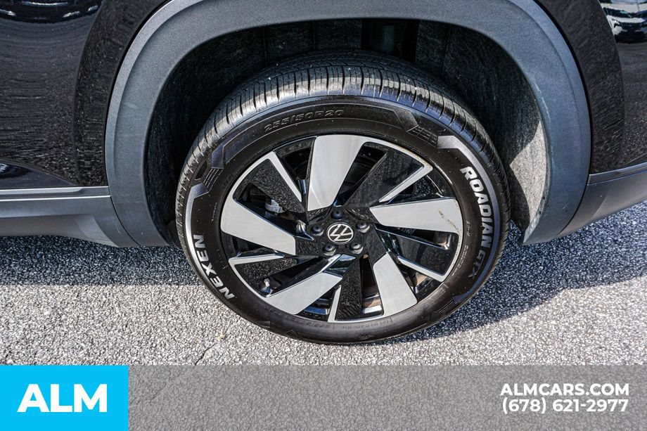 Used 2025 Volkswagen Atlas Cross Sport SE FWD image 16