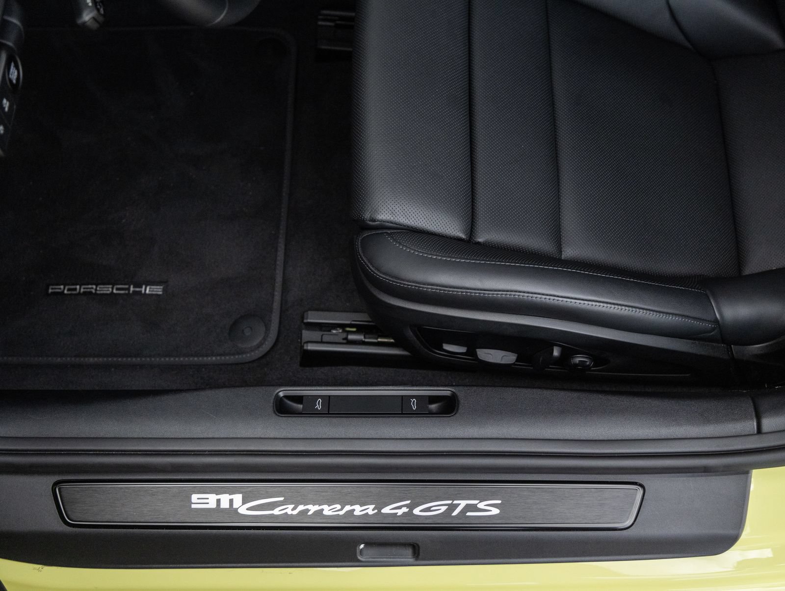 Certified 2025 Porsche 911 Carrera 4 GTS AWD/4WD image 21