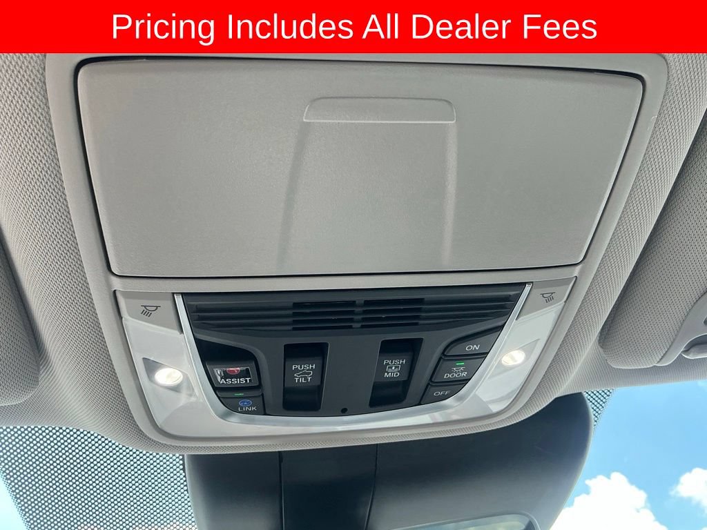 Certified 2025 Acura RDX SH-AWD w/ Technology Package image 17
