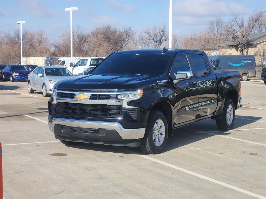 Used 2024 Chevrolet Silverado 1500 LT image 3