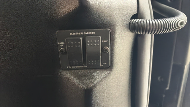 Used 2023 Toyota Sienna XLE FWD image 36