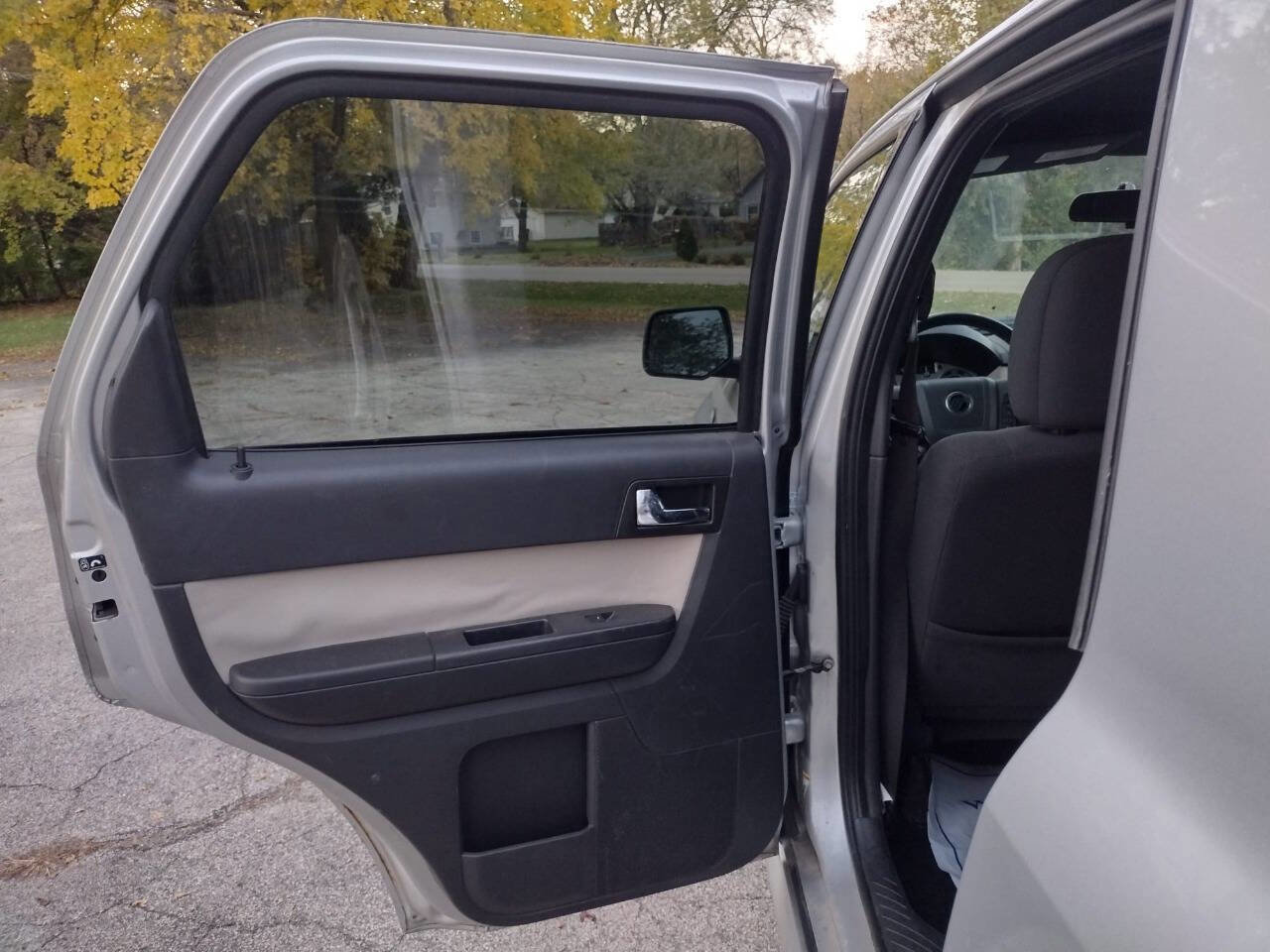 Used 2009 Mercury Mariner 4WD image 14