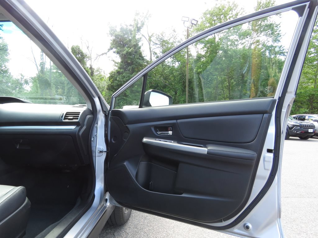Used 2015 Subaru Crosstrek Touring AWD/4WD image 12
