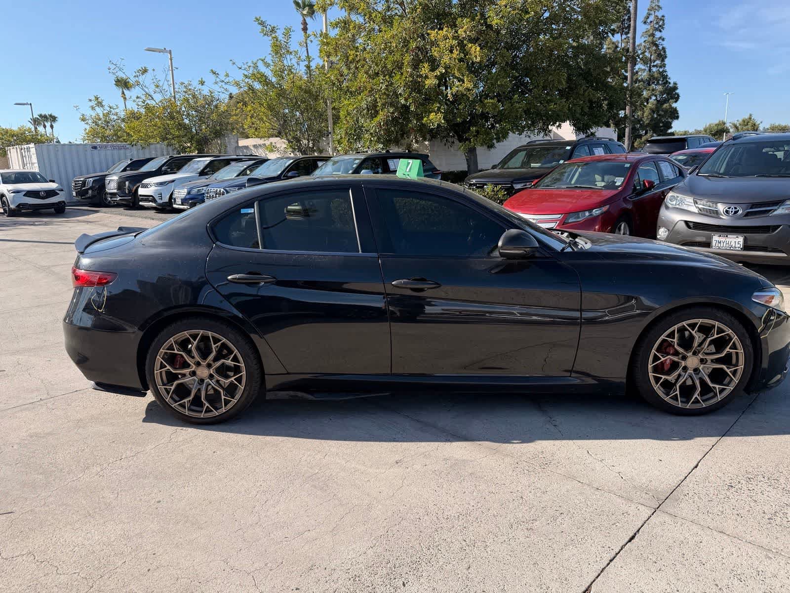Used 2017 Alfa Romeo Giulia Ti w/ TI 19" Sport Package RWD image 6