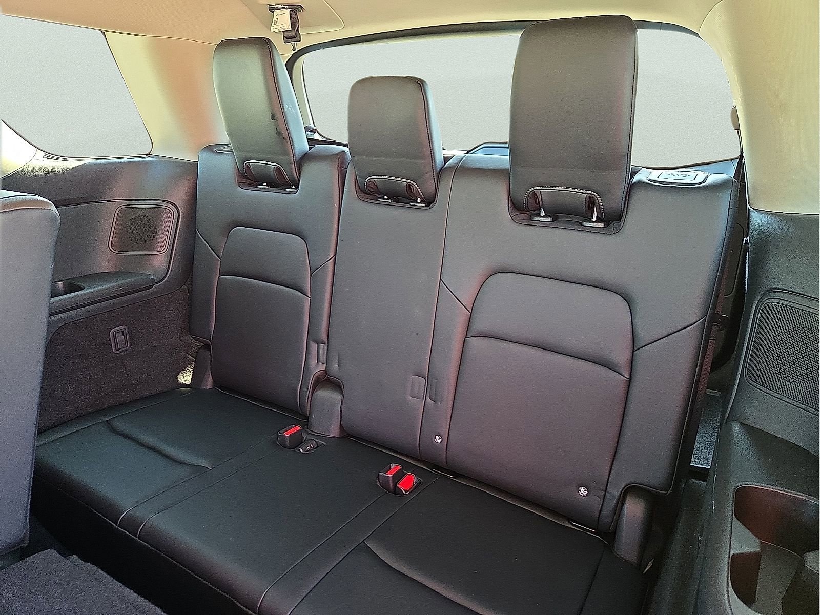 Used 2024 Nissan Pathfinder Platinum w/ Cargo Package FWD image 10