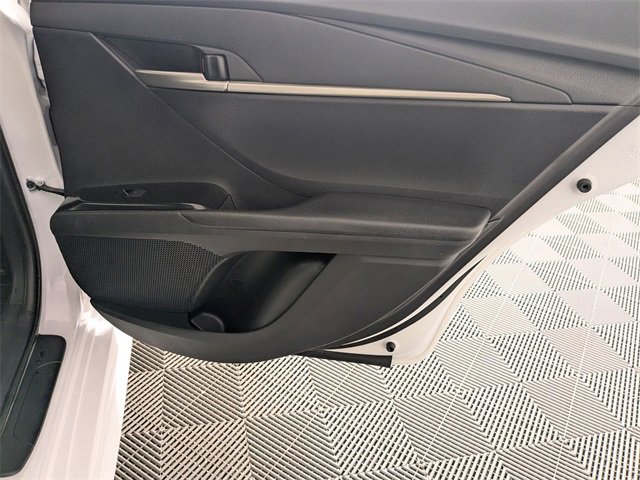 Used 2025 Toyota Camry SE image 30