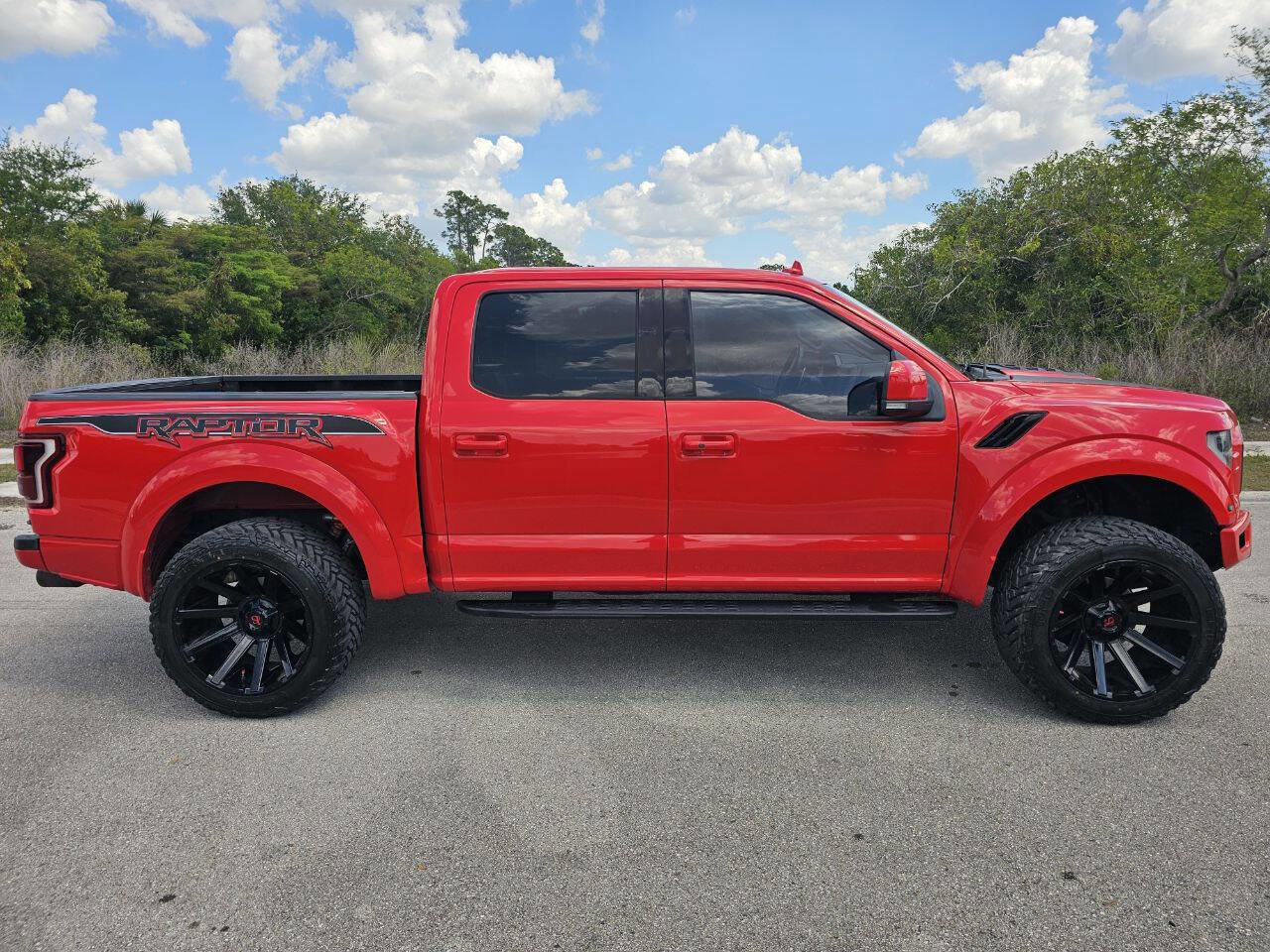 Used 2019 Ford F150 Raptor w/ Equipment Group 802A Luxury AWD/4WD image 8