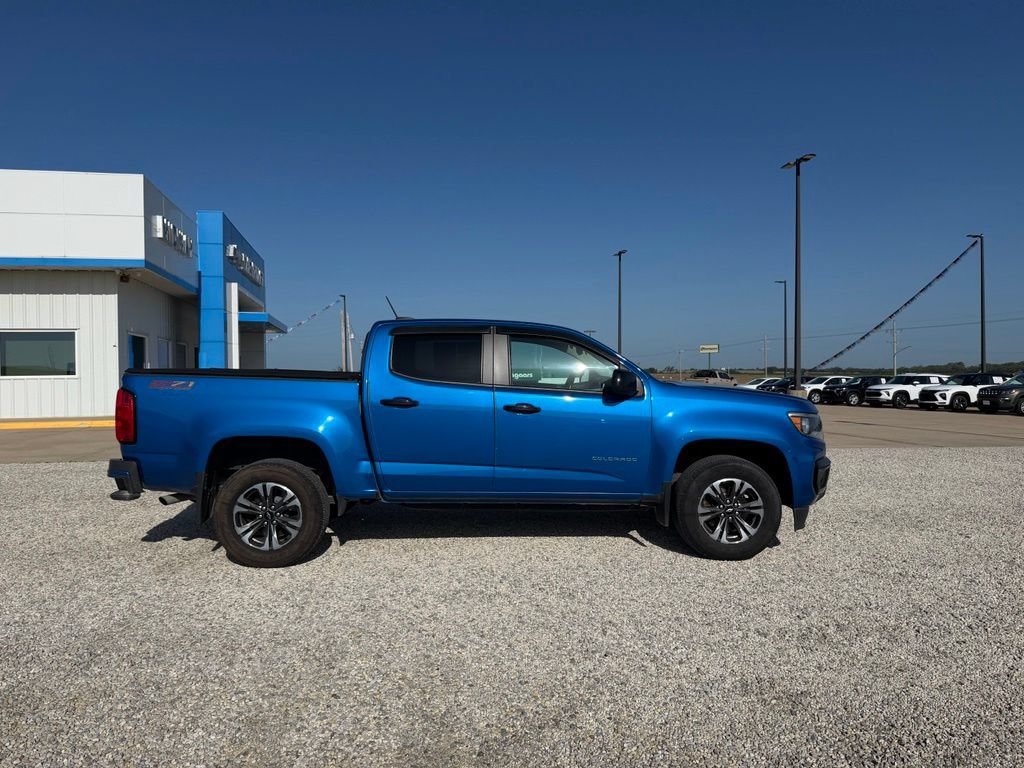 Used 2021 Chevrolet Colorado Z71 AWD/4WD image 2