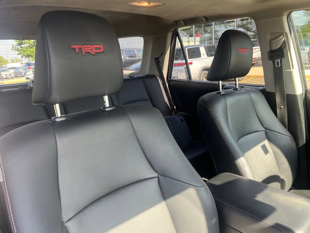 Used 2020 Toyota 4Runner TRD Off-Road Premium w/ Moonroof Package AWD/4WD image 5