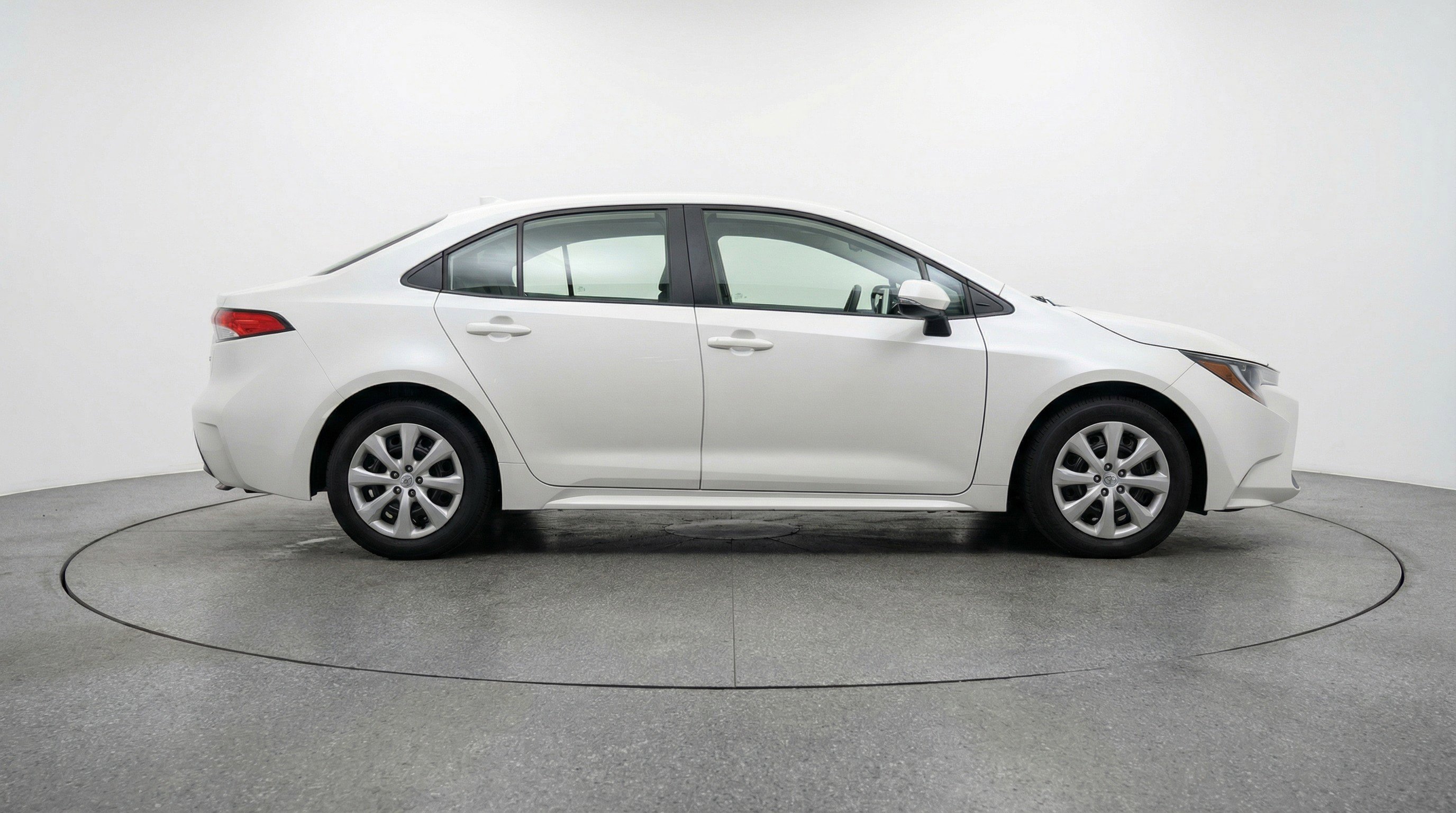 Used 2025 Toyota Corolla LE FWD image 11