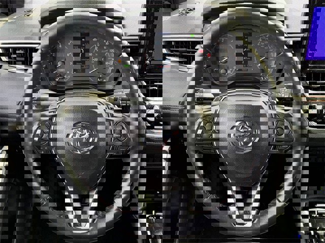 Used 2024 Toyota Corolla Cross SE image 12