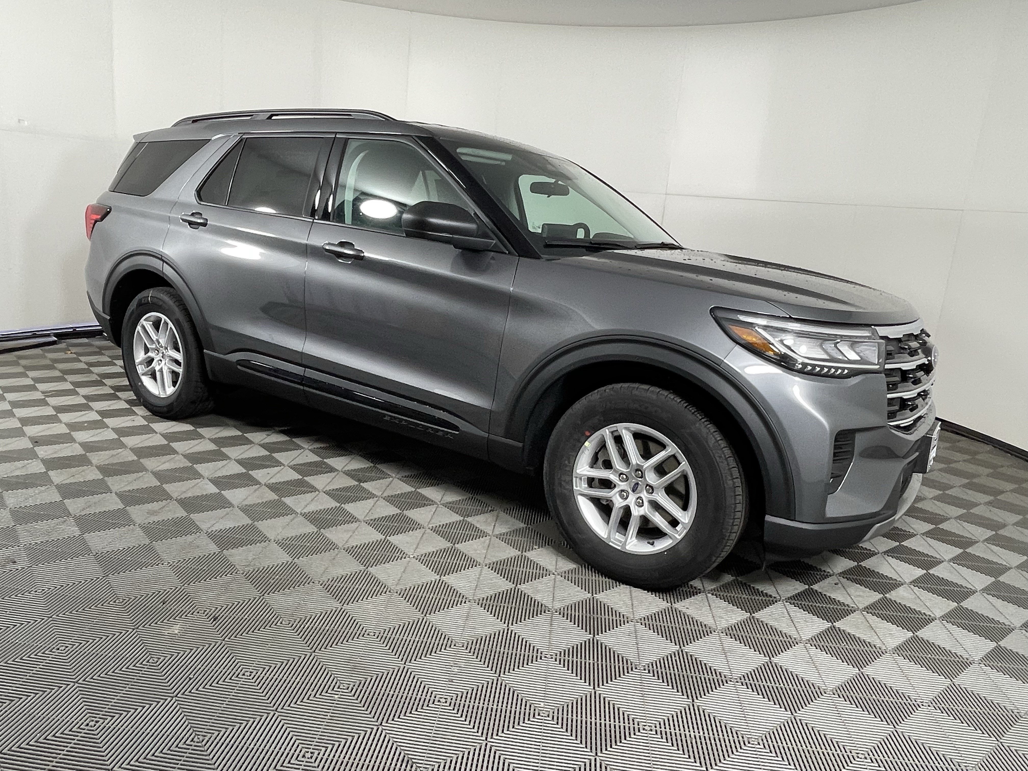 New 2026 Ford Explorer Active AWD/4WD image 7