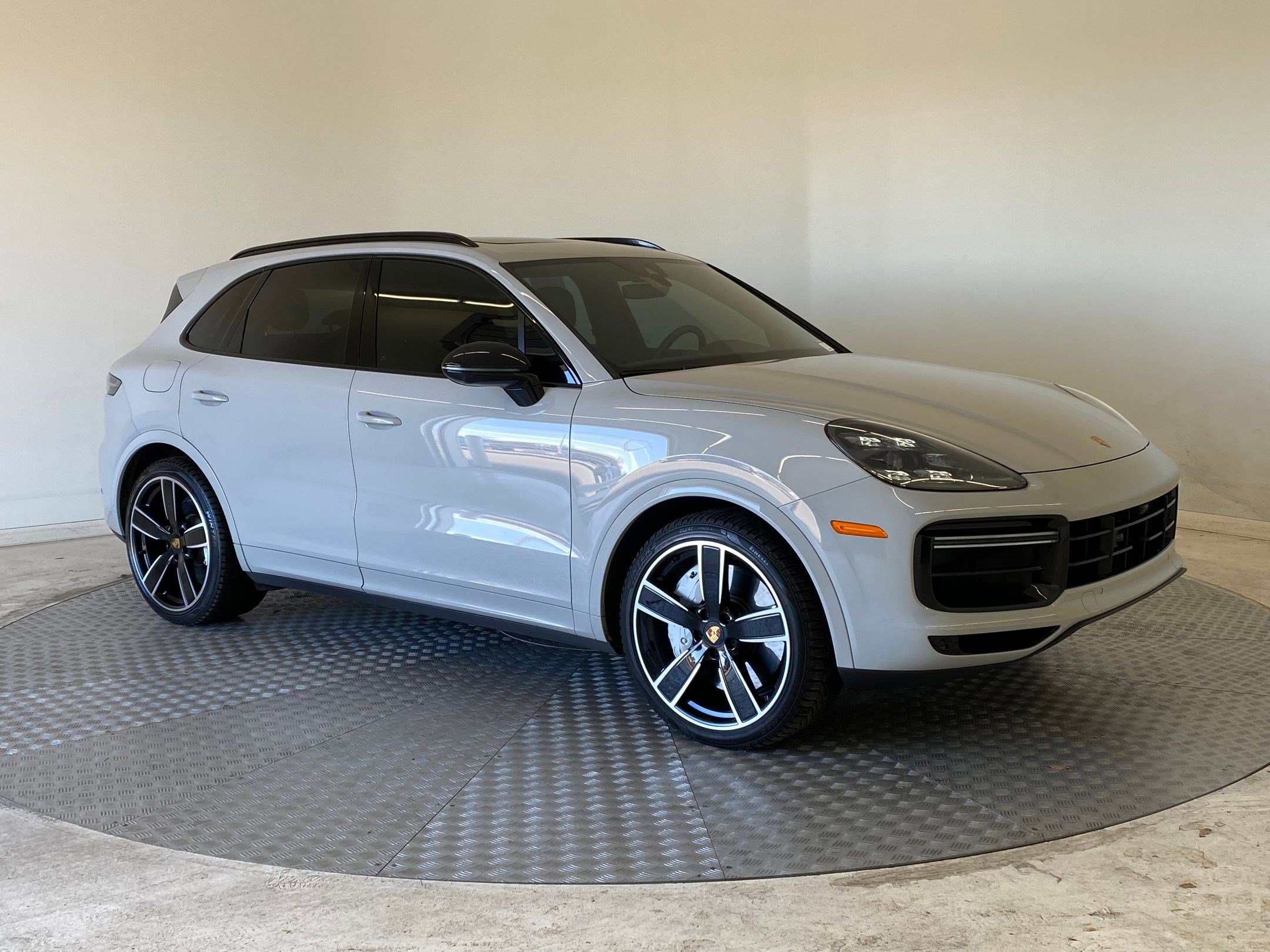 Certified 2023 Porsche Cayenne Turbo image 8