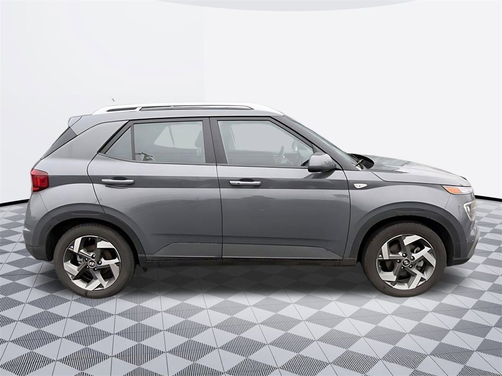 Certified 2025 Hyundai Venue SEL image 8