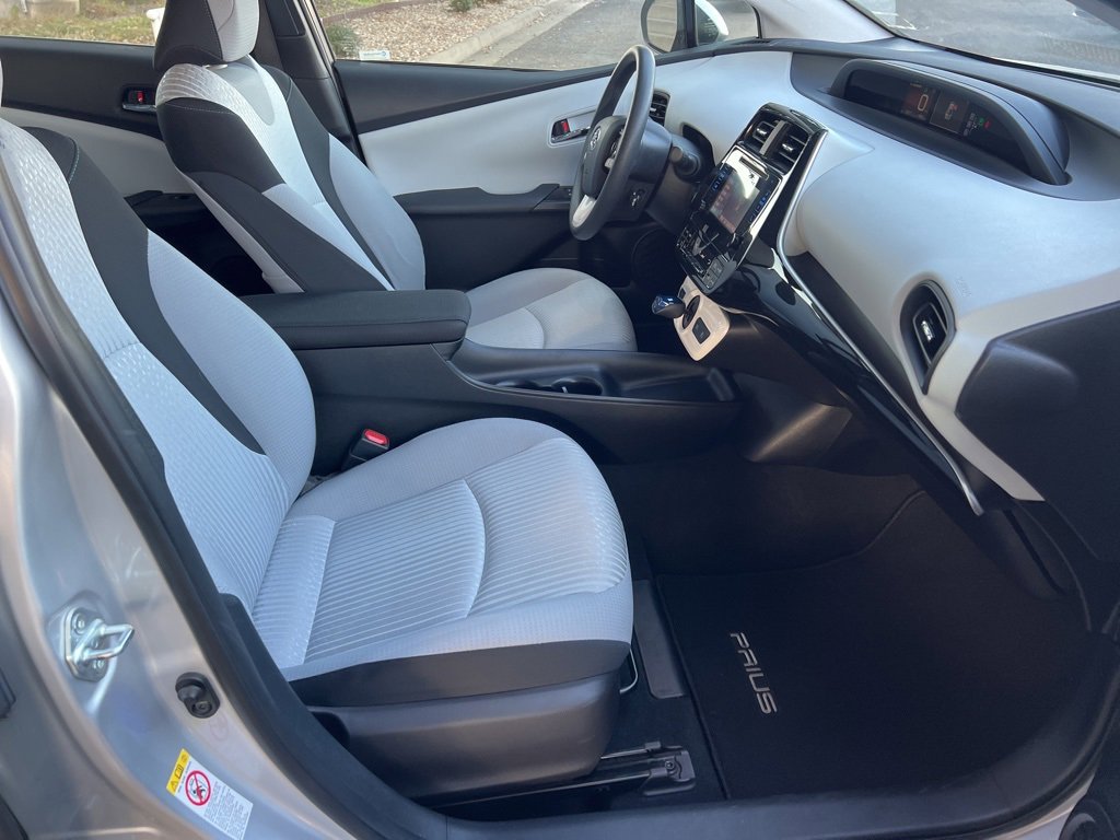Used 2017 Toyota Prius Two image 12