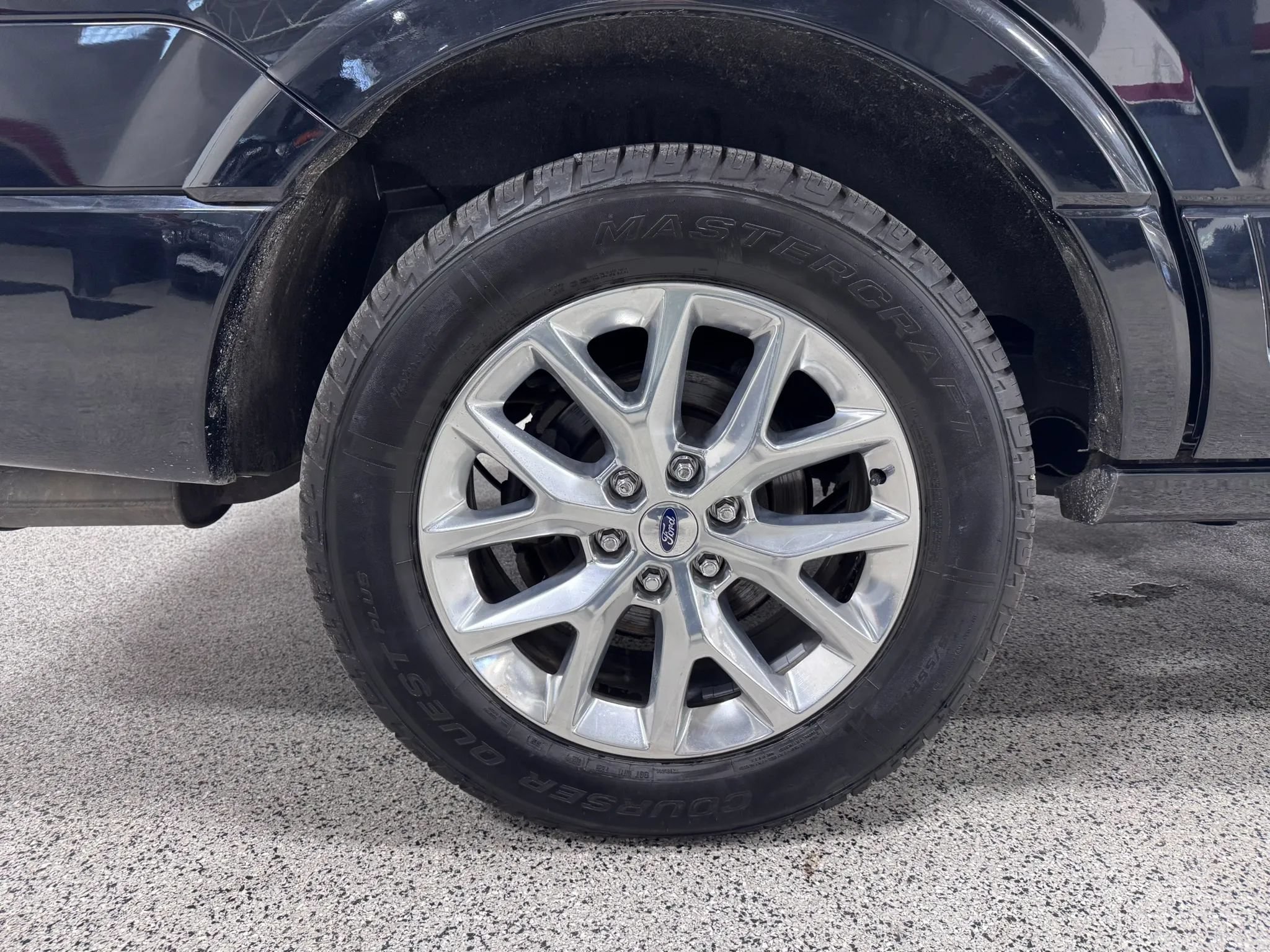 Used 2017 Ford Expedition Limited w/ Equipment Group 301A AWD/4WD image 14