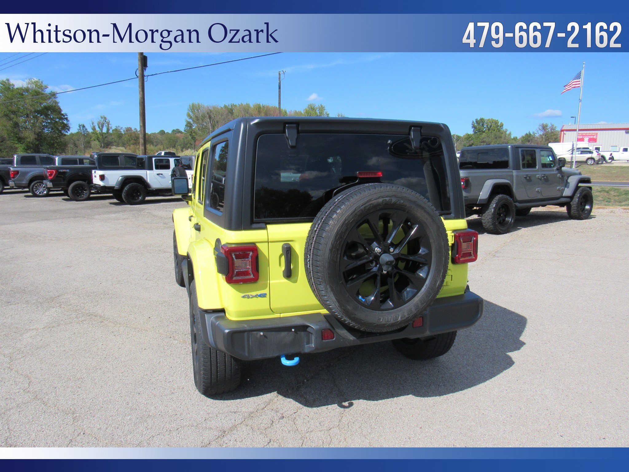 Used 2022 Jeep Wrangler Unlimited Sahara w/ Cold Weather Group AWD/4WD image 12