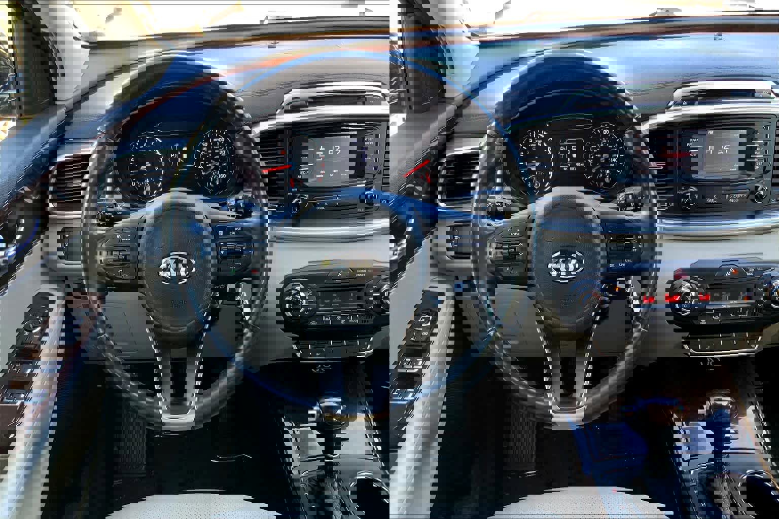 Used 2016 Kia Sorento EX image 5