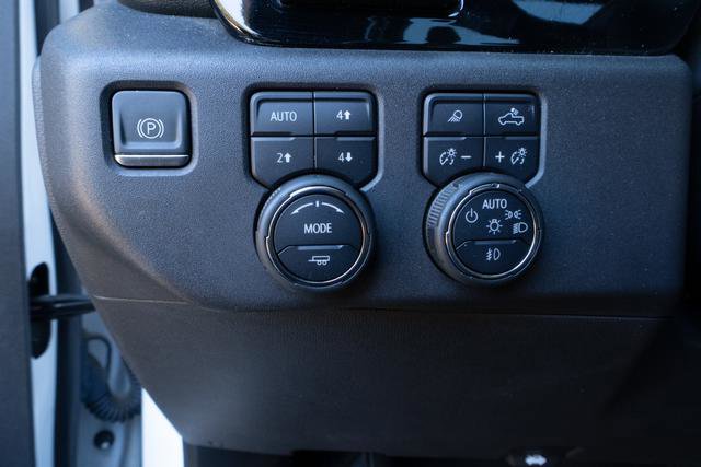 Used 2022 Chevrolet Silverado 1500 ZR2 w/ Technology Package image 15