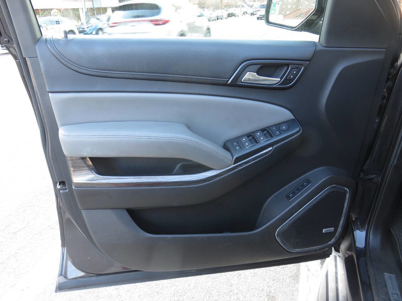 Used 2015 Chevrolet Suburban LT AWD/4WD image 27