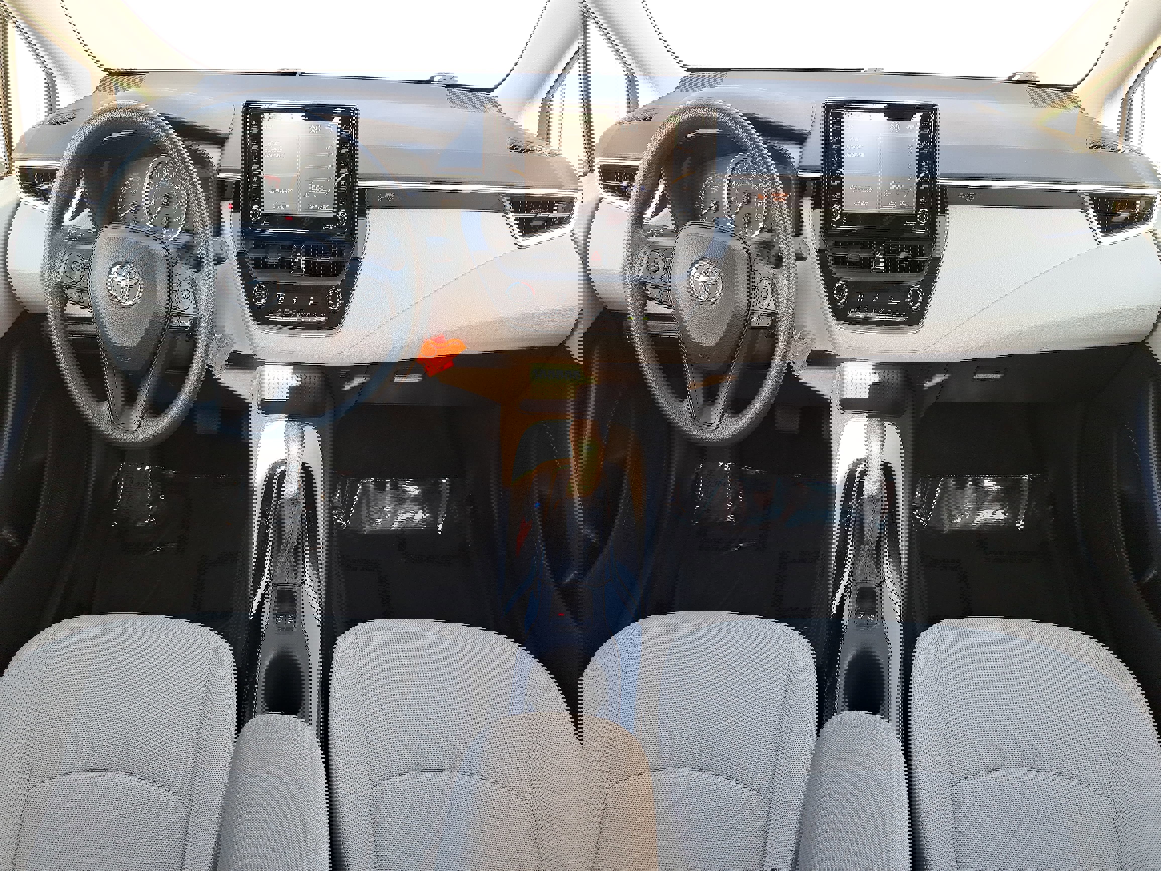 Used 2022 Toyota Corolla LE image 9