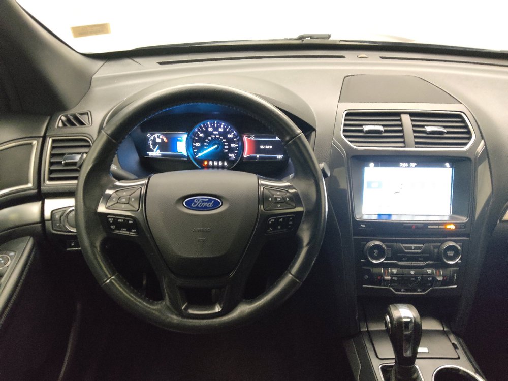 Used 2018 Ford Explorer XLT w/ Equipment Group 202A AWD/4WD image 22