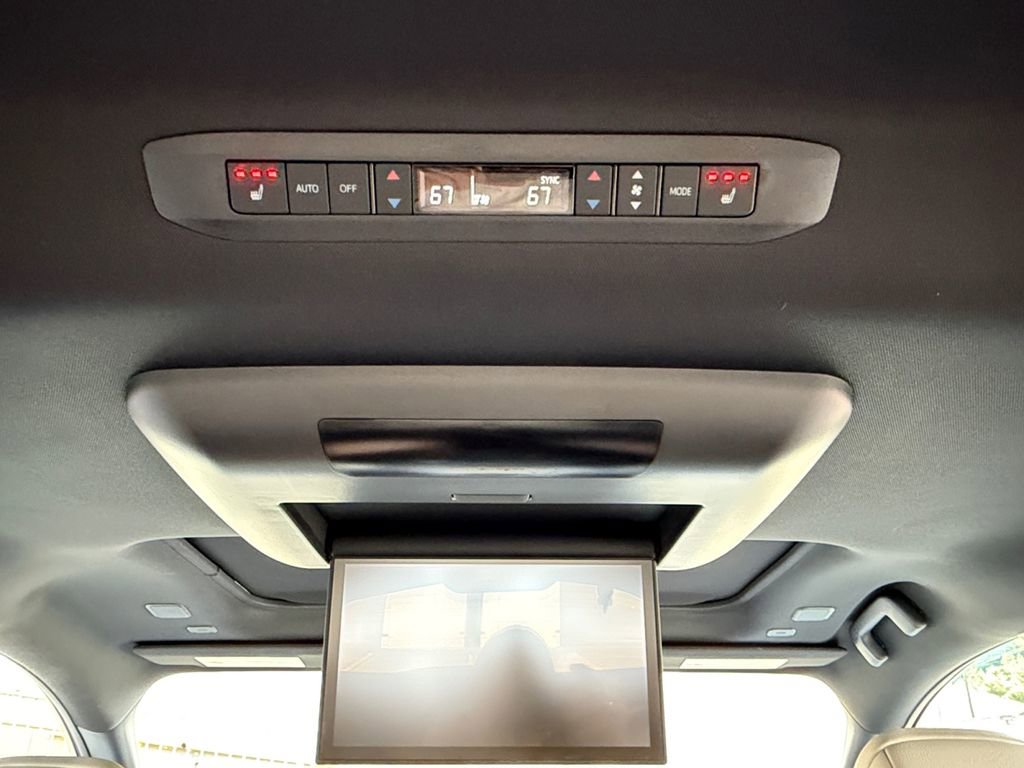 Used 2025 Toyota Sienna Platinum AWD/4WD image 32