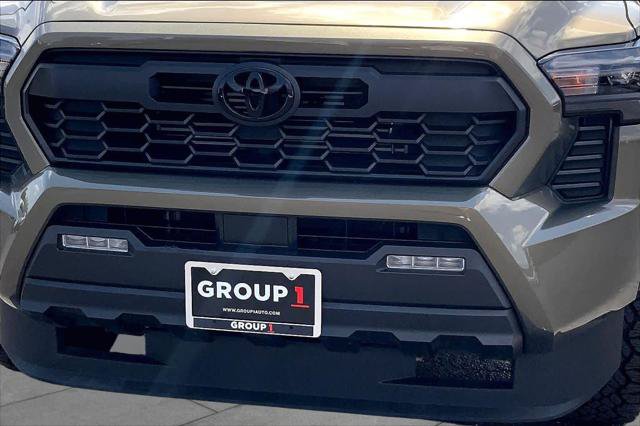 Certified 2025 Toyota Tacoma TRD Sport AWD/4WD image 30