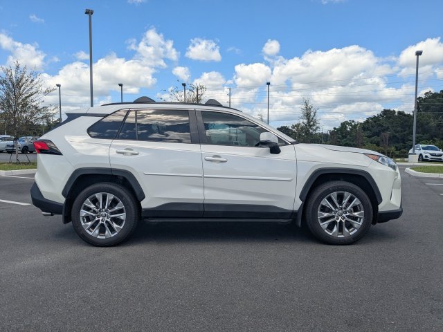 Used 2021 Toyota RAV4 XLE Premium FWD image 3