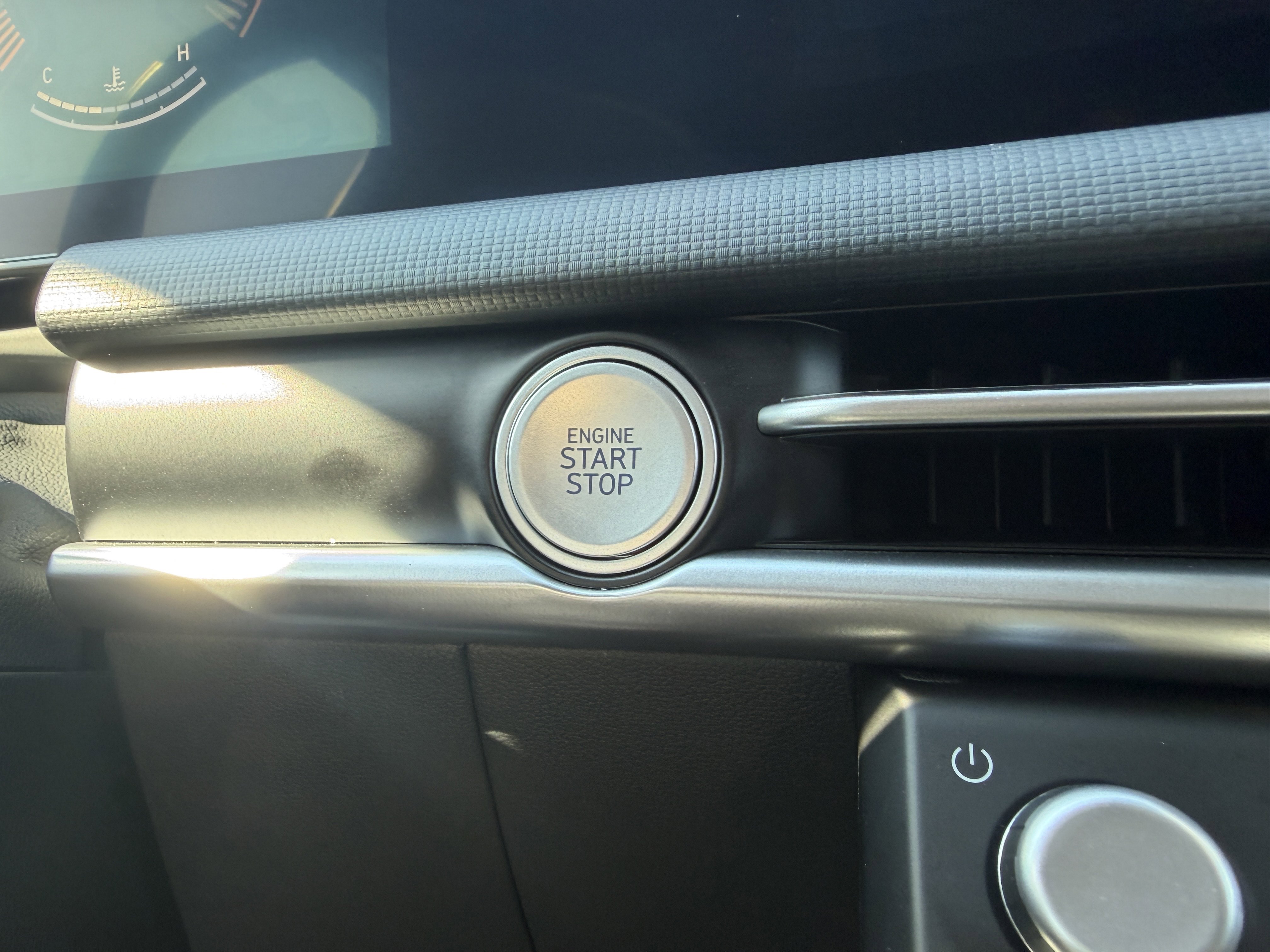 Certified 2025 Hyundai Tucson SE image 38